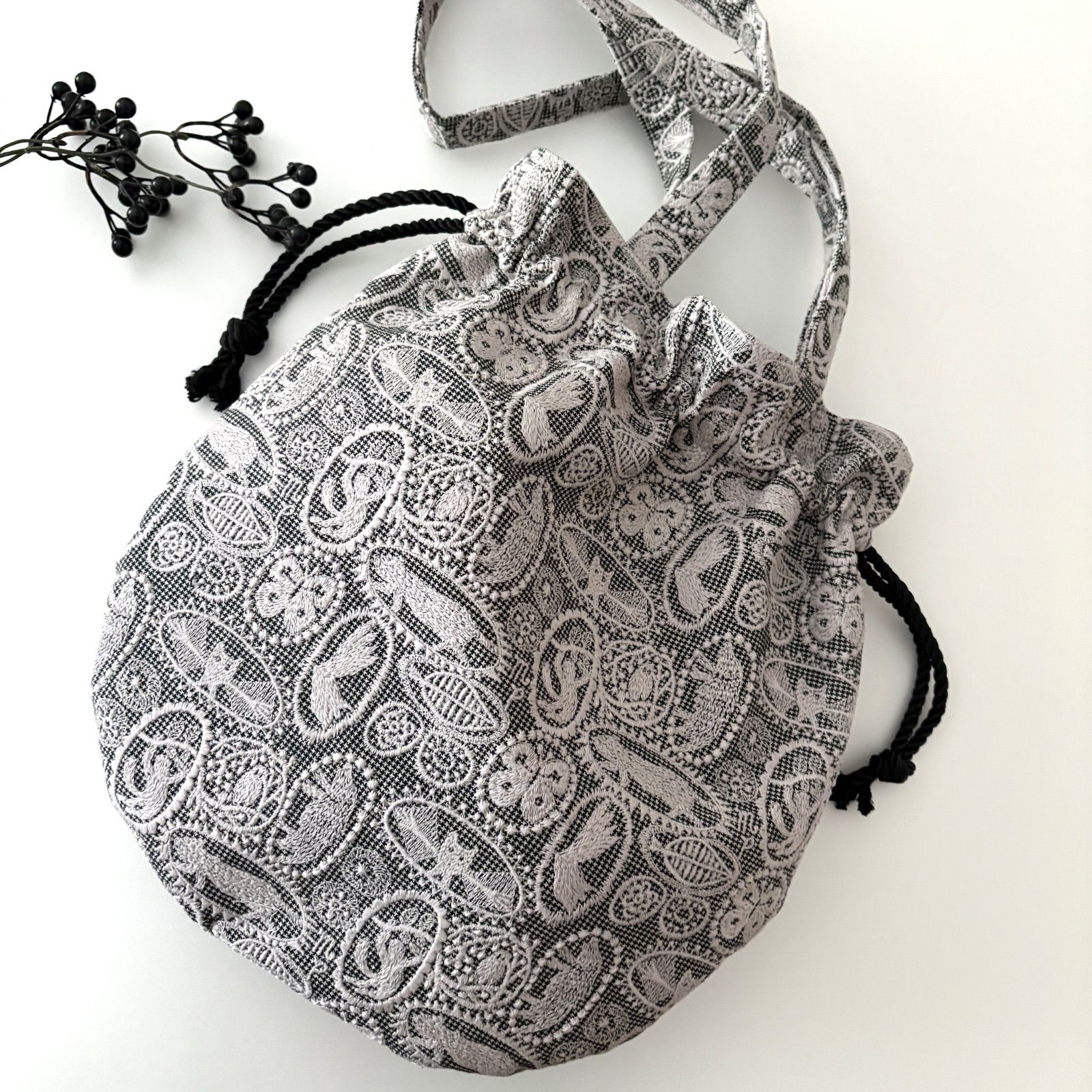 ハンドメイド ミナペルホネン 巾着シャルダーバッグ jungle relief ベージュ