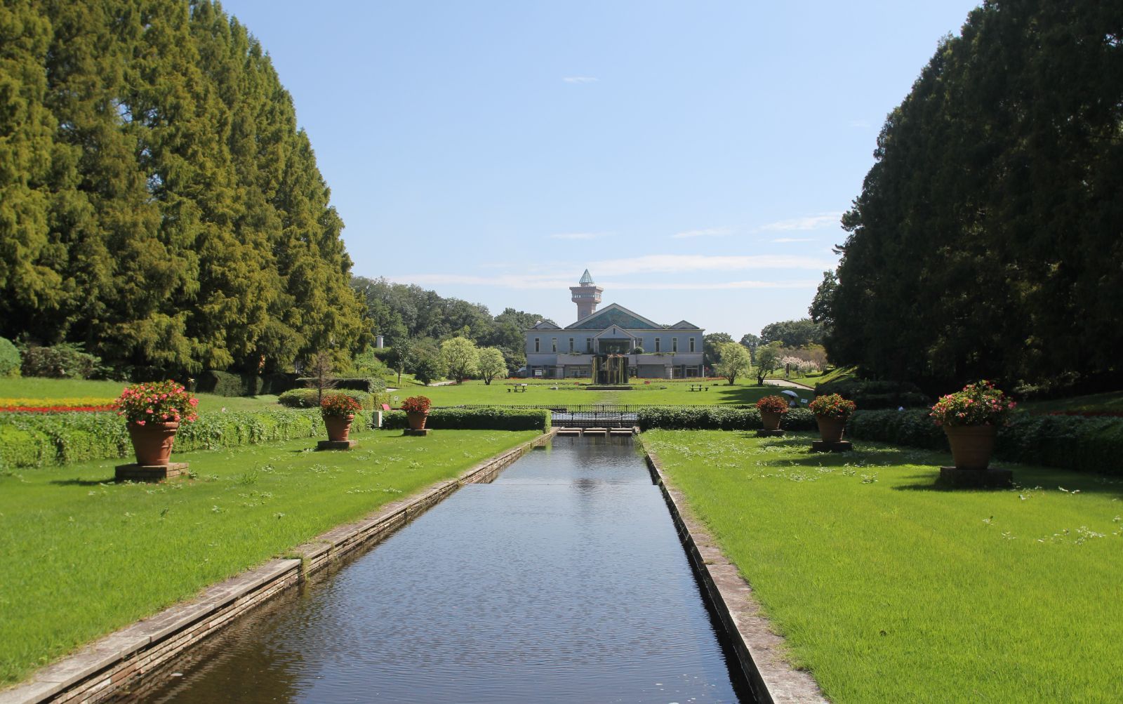 風景やイベント会場などの撮影に不可欠 ref