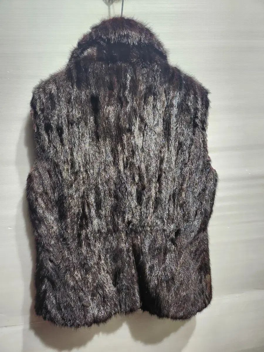 早い者勝ち定番。 DIALOGO ブラウン ファー ベスト