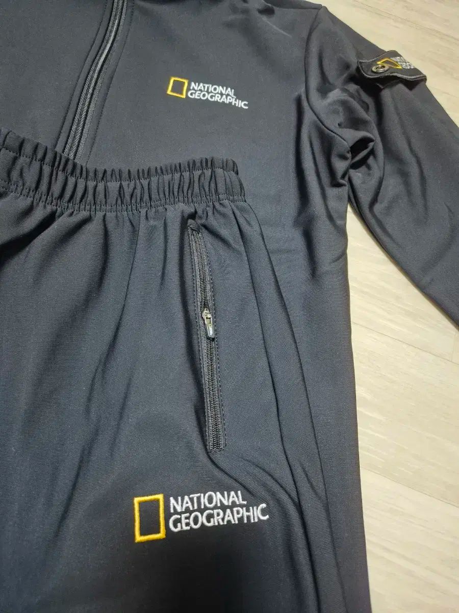 ナショナルジオグラフィック ブラック トレーナー 起毛 セット