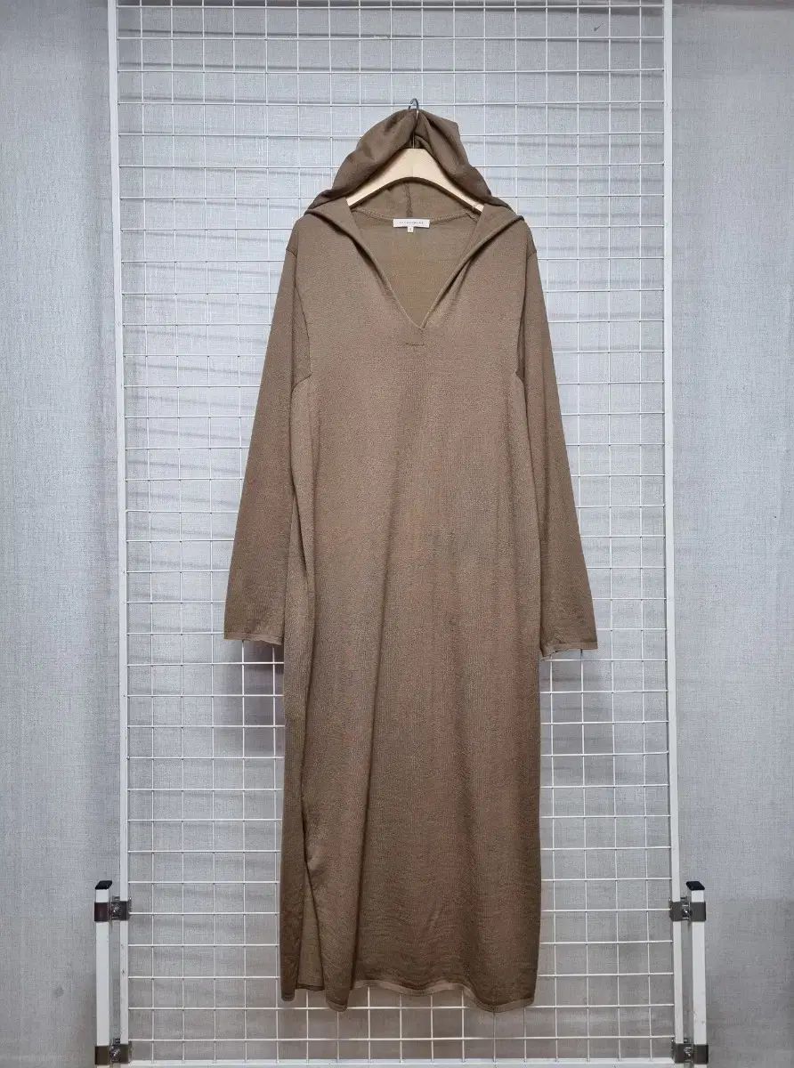 the CASHMERE フード ニットワンピース