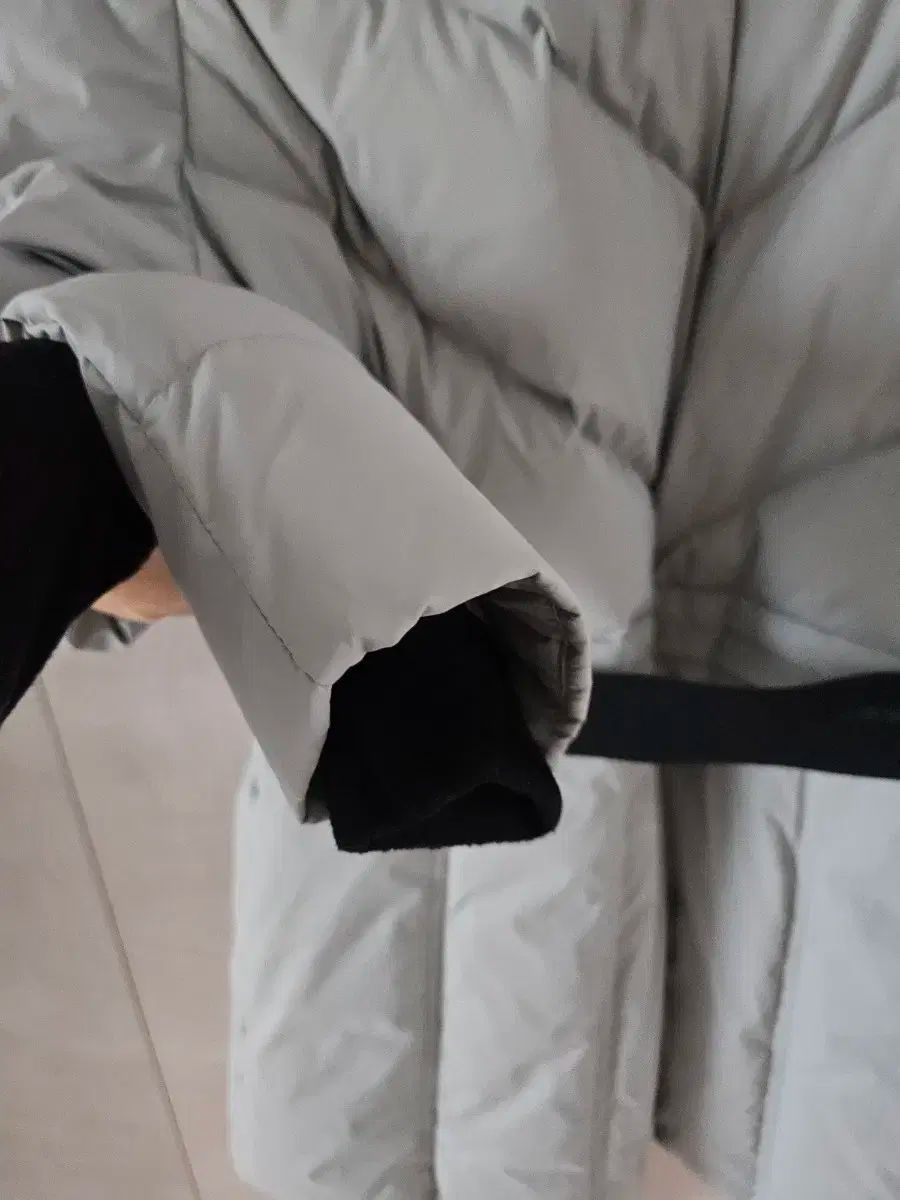 ベルト付き ダウンジャケット