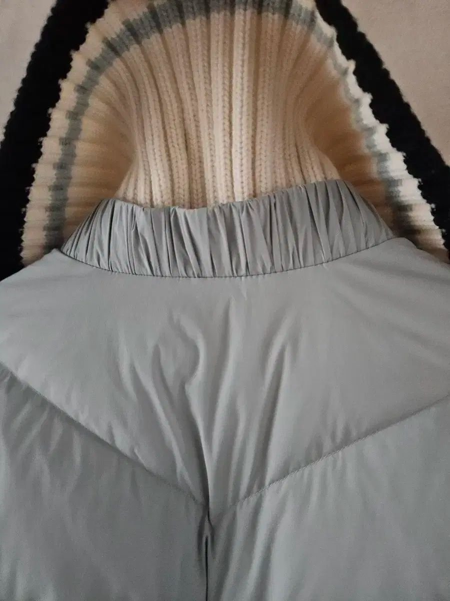 ベルト付き ダウンジャケット