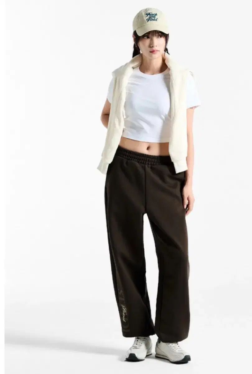 FILA レタリング ジョガー パンツ ブラウン