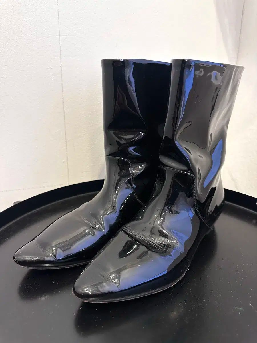 ミュウミュウ エナメル アンクル ブーツ