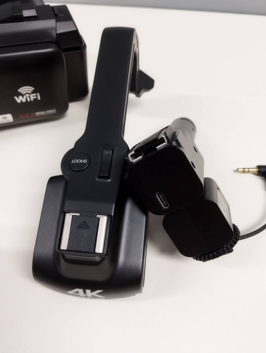 DVC 4K ULTRA HD ビデオカメラ WiFi機能付き