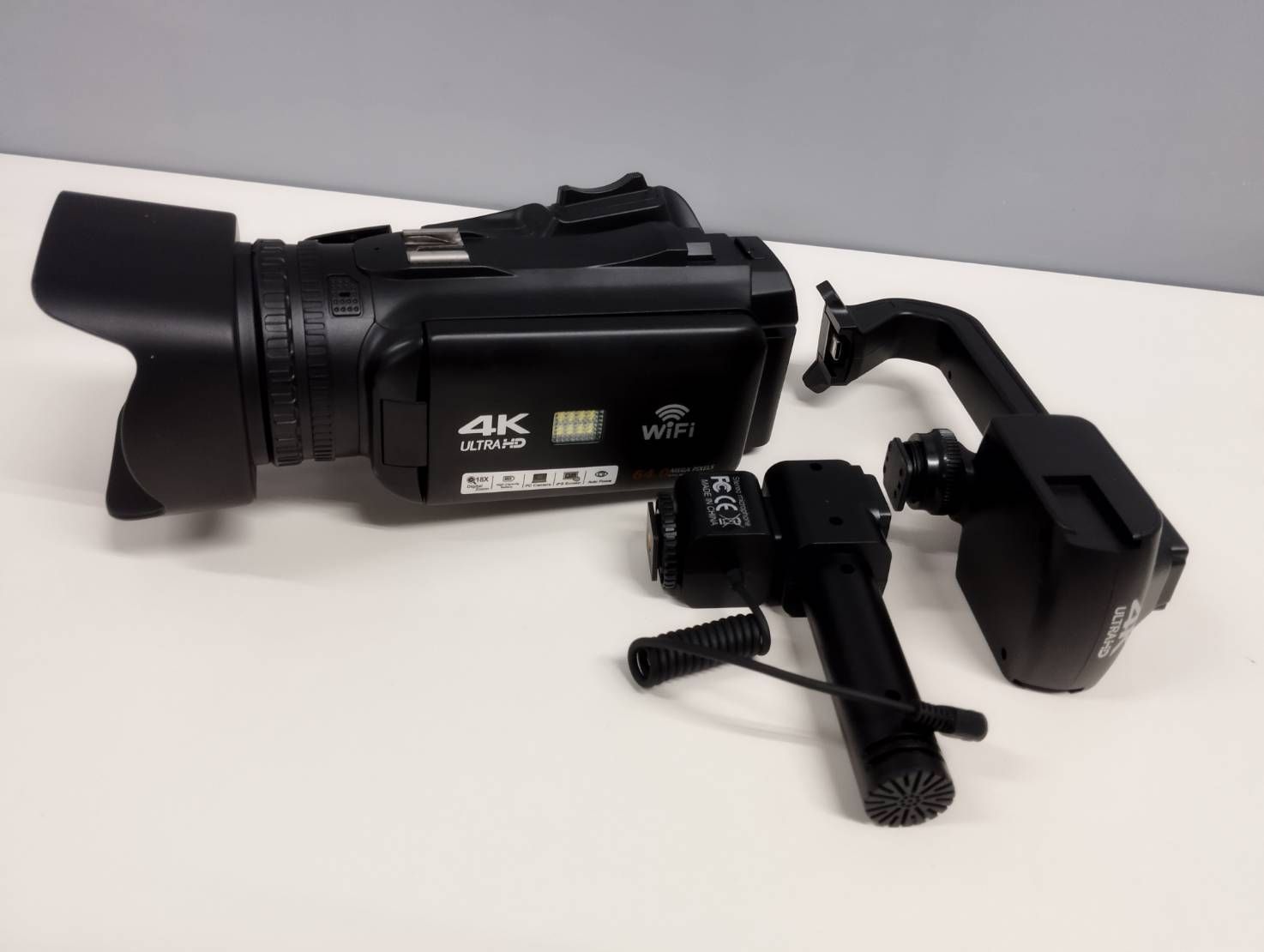 DVC 4K ULTRA HD ビデオカメラ WiFi機能付き