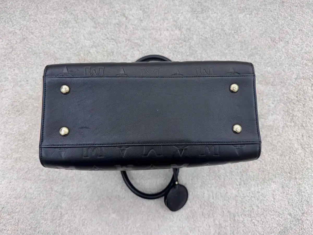 品質保証！ メトロシティ ブラック アイボリー クロス ドットバッグ 革新