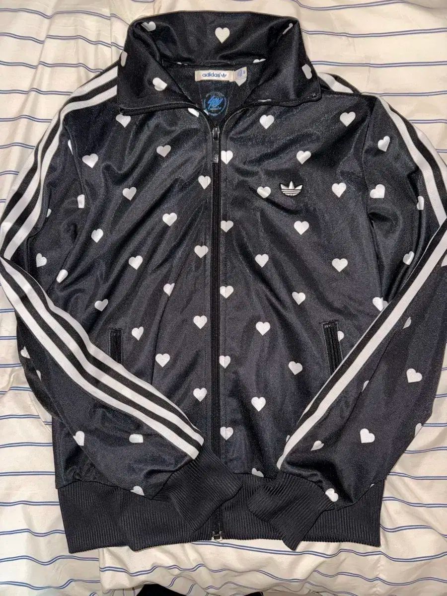 モデル アディダス ハート ドット ジャージ