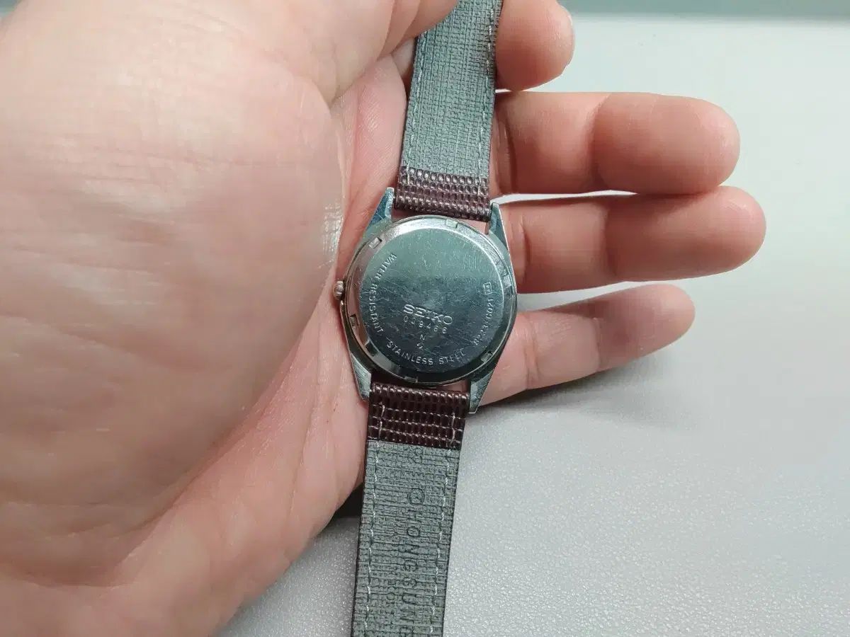 SEIKO セイコー 8223 6021 ドレス クオーツ 時計