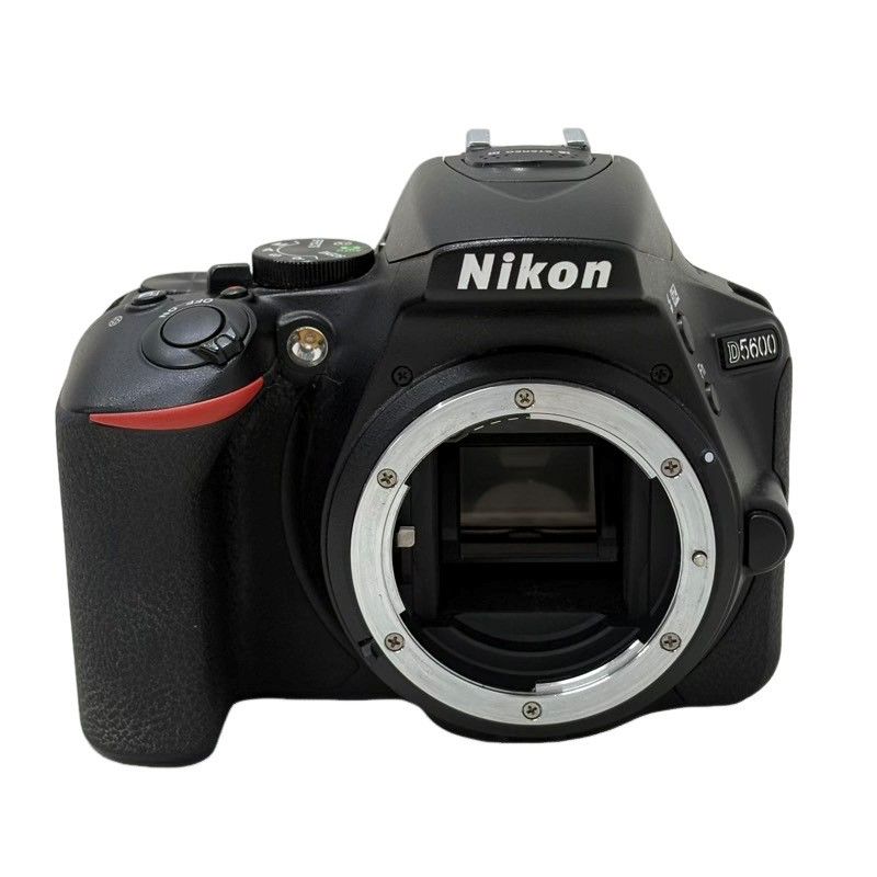 ニコン Nikon デジタル一眼レフカメラ D5600 ダブルズームキット 18-55mm f 3.5-5.6G 70-300mm f 4.5-6.3G ED VR ブラック 動作 済 22511K64