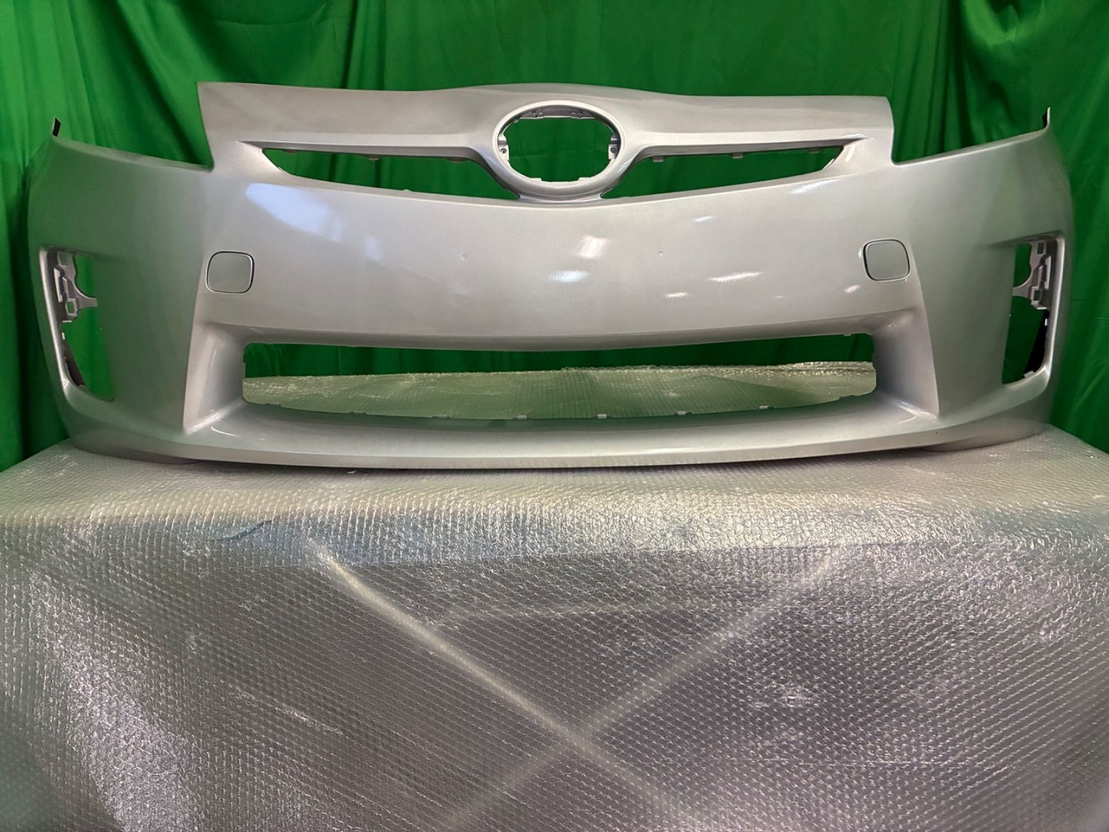 TOYOTA 30系プリウス/30プリウス前期 フロントバンパー/シルバー（訳