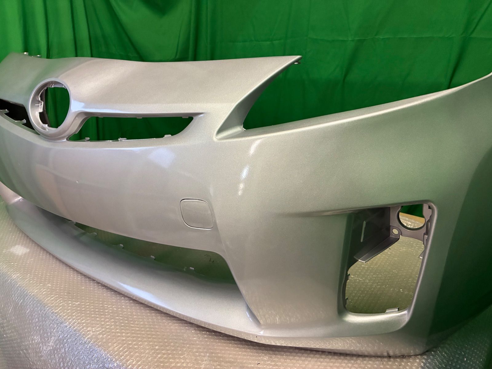 TOYOTA 30系プリウス/30プリウス前期 フロントバンパー/シルバー（訳