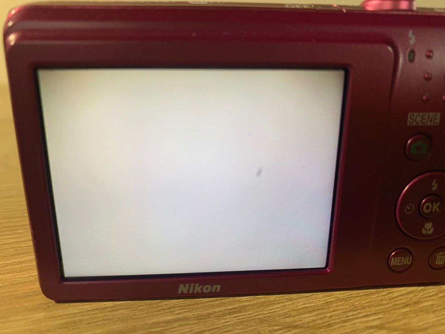 ピンク デジカメ