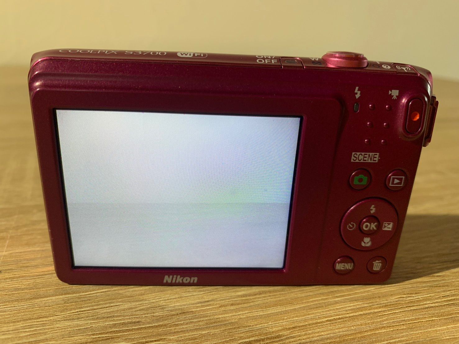 ピンク デジカメ