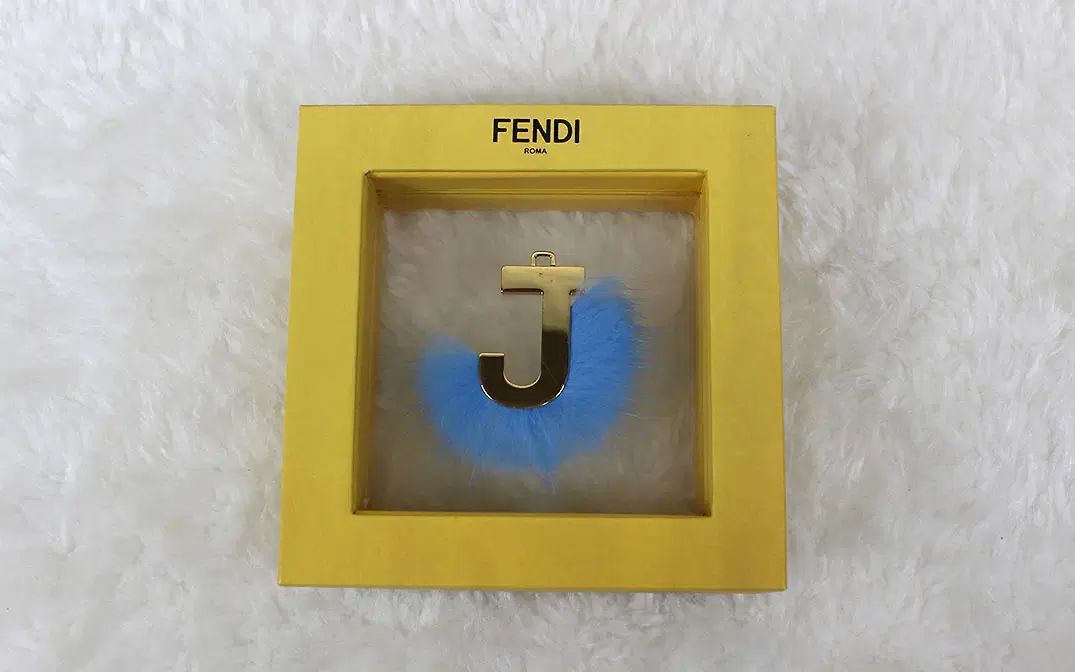 イニシャルホルダー