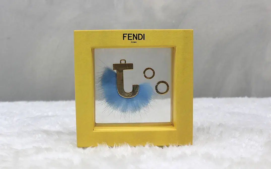 フェンディ イニシャルホルダー