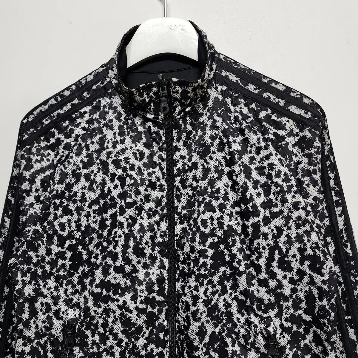 adidas アディダス ヒョウ柄 レオパード リバーシブル (両面) ウィンド