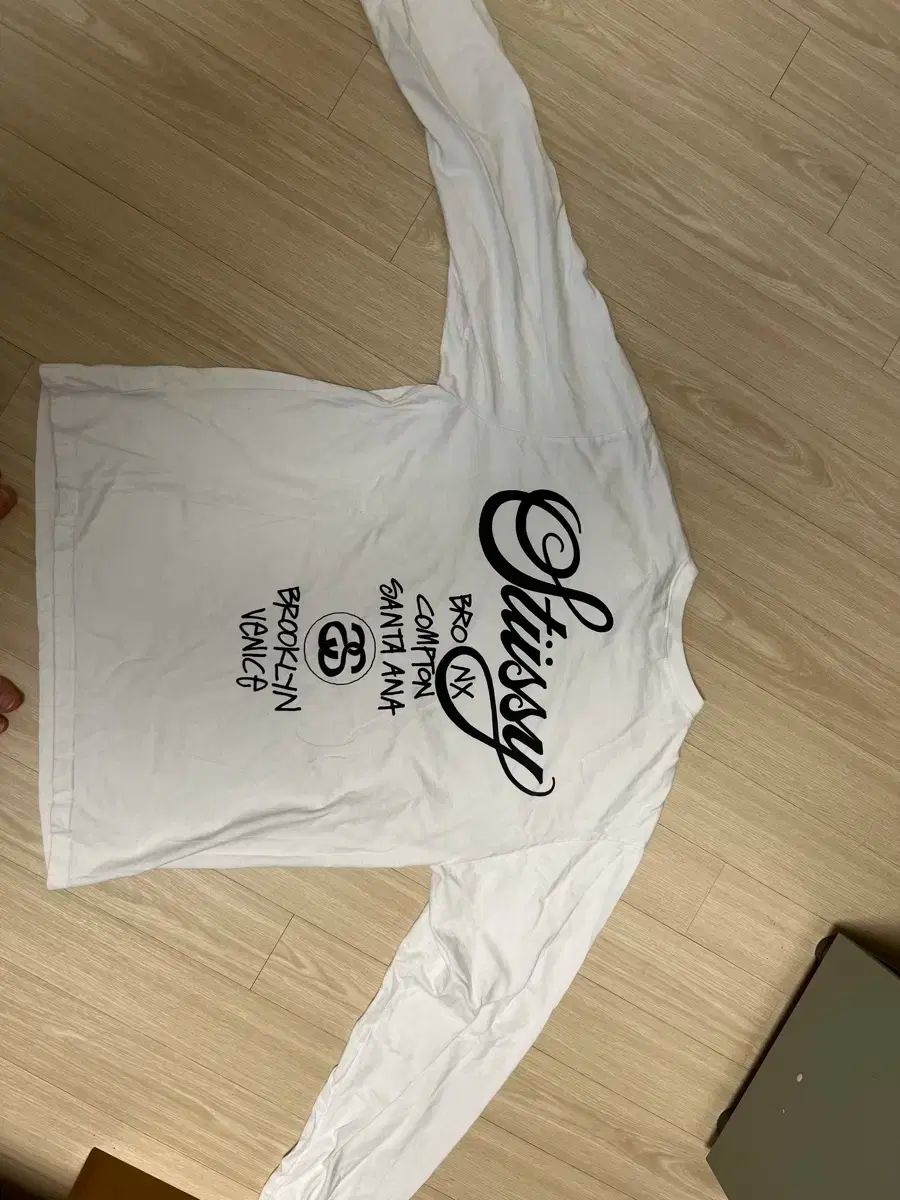 STUSSY WORLD TOUR ロングスリーブ 白