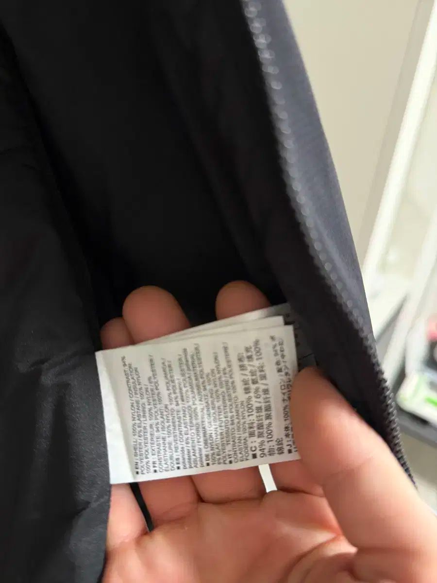 アークテリクス Atom