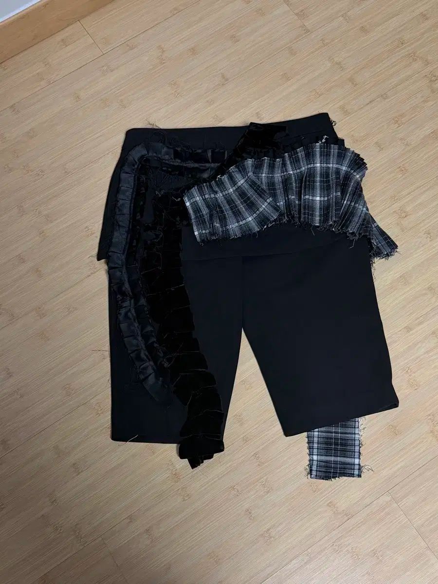 Open yy プリーツ レイヤード Bermuda Shorts B