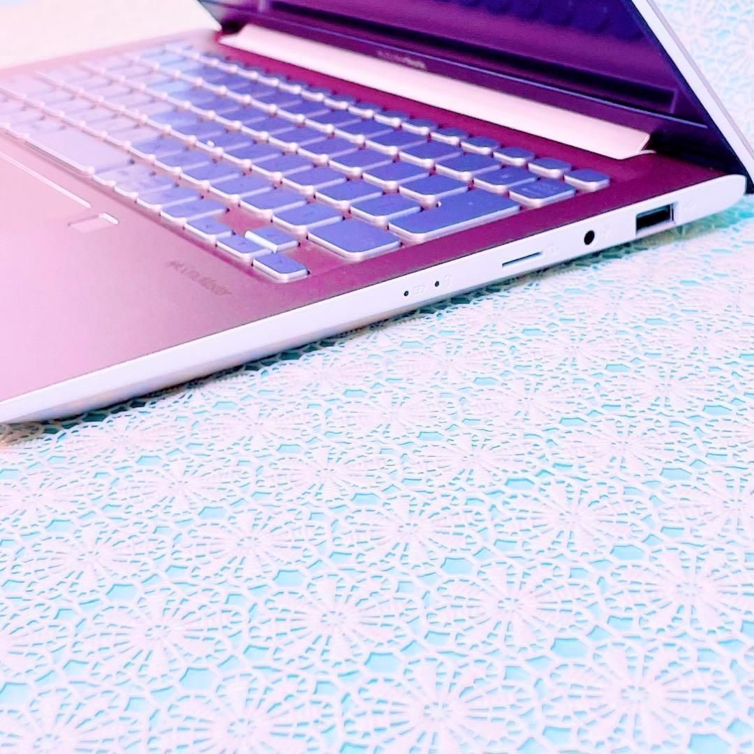 超薄型❣️第8世代Windows11✨️可愛いピンク小型軽量✨️ノート