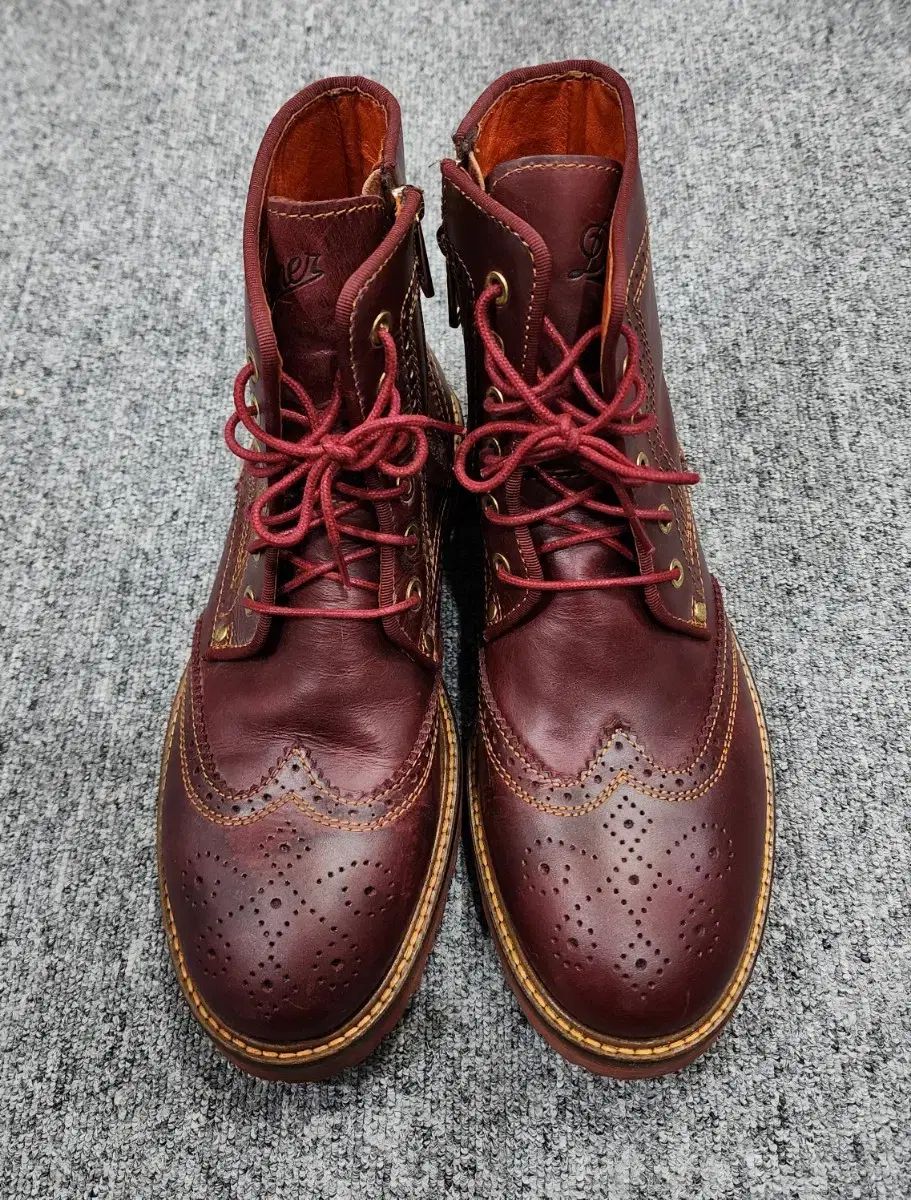 ダナー Danner メダリオン ウイングチップ ウォーカーブーツ バーガンディ 260