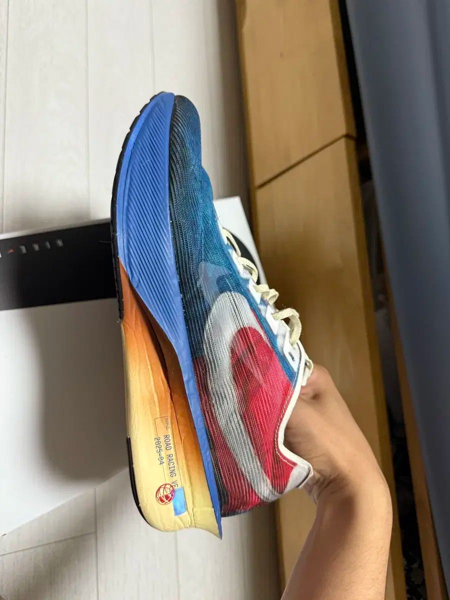 ナイキ ヴェイパーフライ 4 270