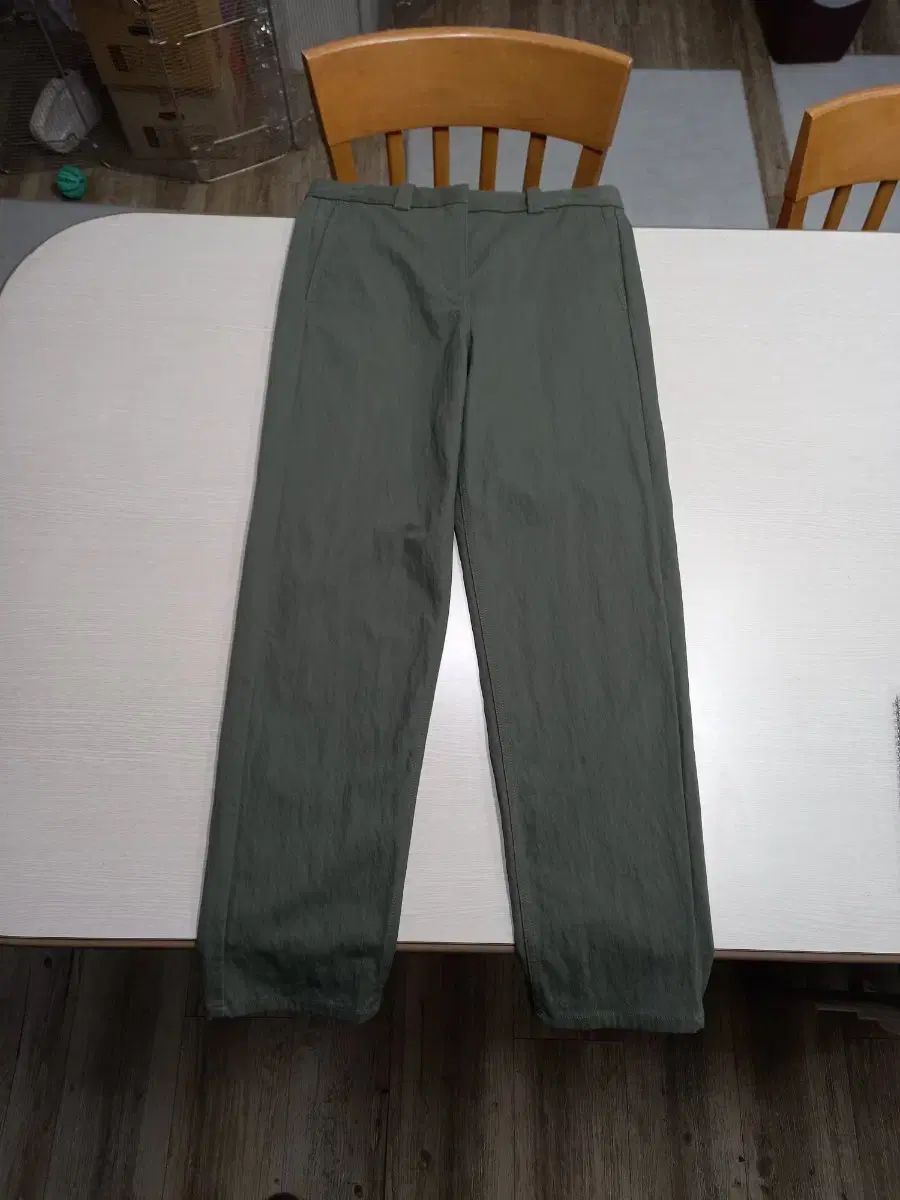 32 COS 秋冬用 ストレッチ チノパンツ カーキ 32-260