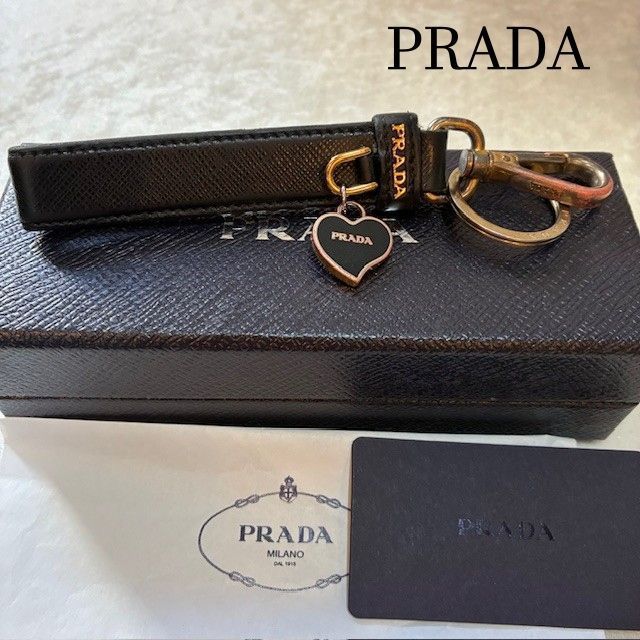 プラダ PRADA サフィアーノレザー ハートチャームロゴ キーリング キーベルト
