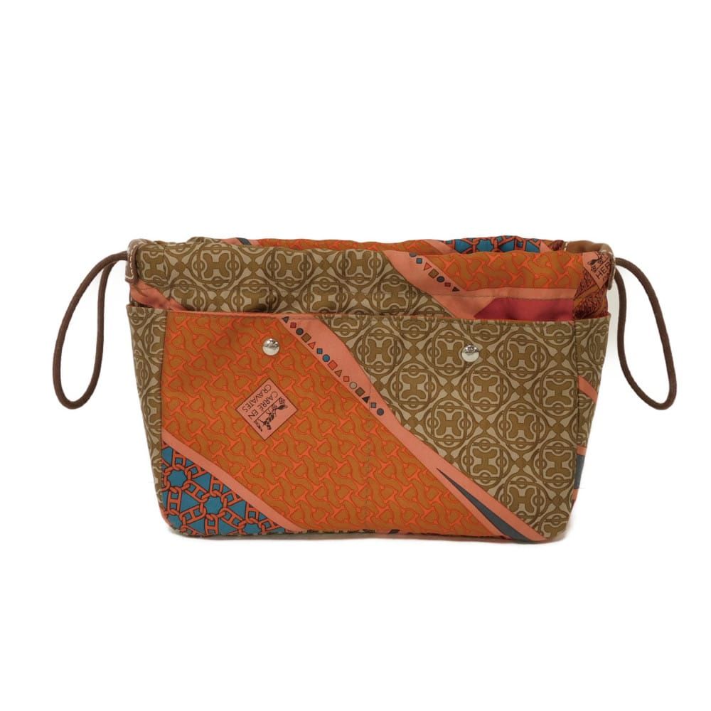 HERMES エルメス フールビ 20 CARRE EN CRAVATES 総柄 ブラウン 巾着 バッグインバッグ ネクタイの広場 シルク ヴォーバレニア オレンジ ポーチ H192624317