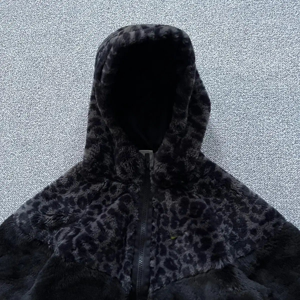 ナイキ シェルパ レオパード フリース ジップアップ
