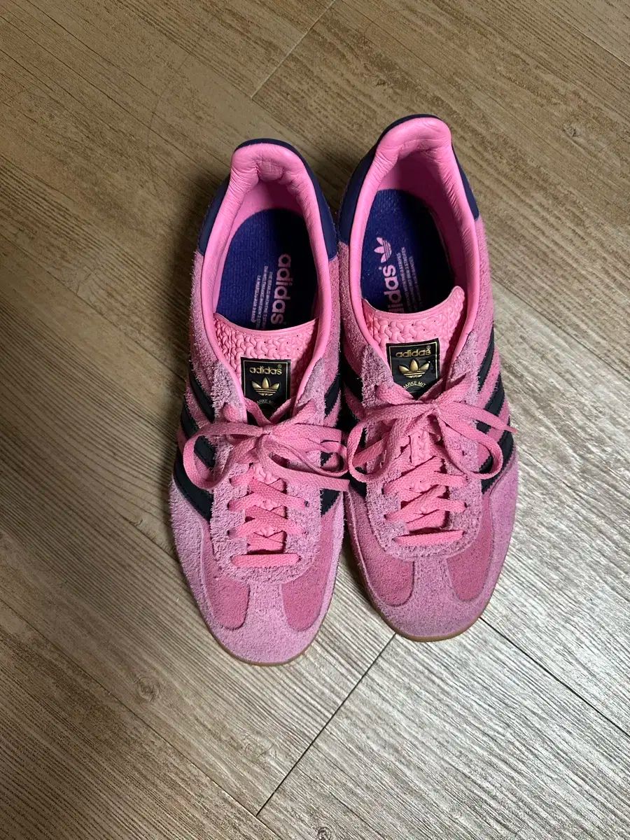 アディダス ピンク インドア ガゼル 270