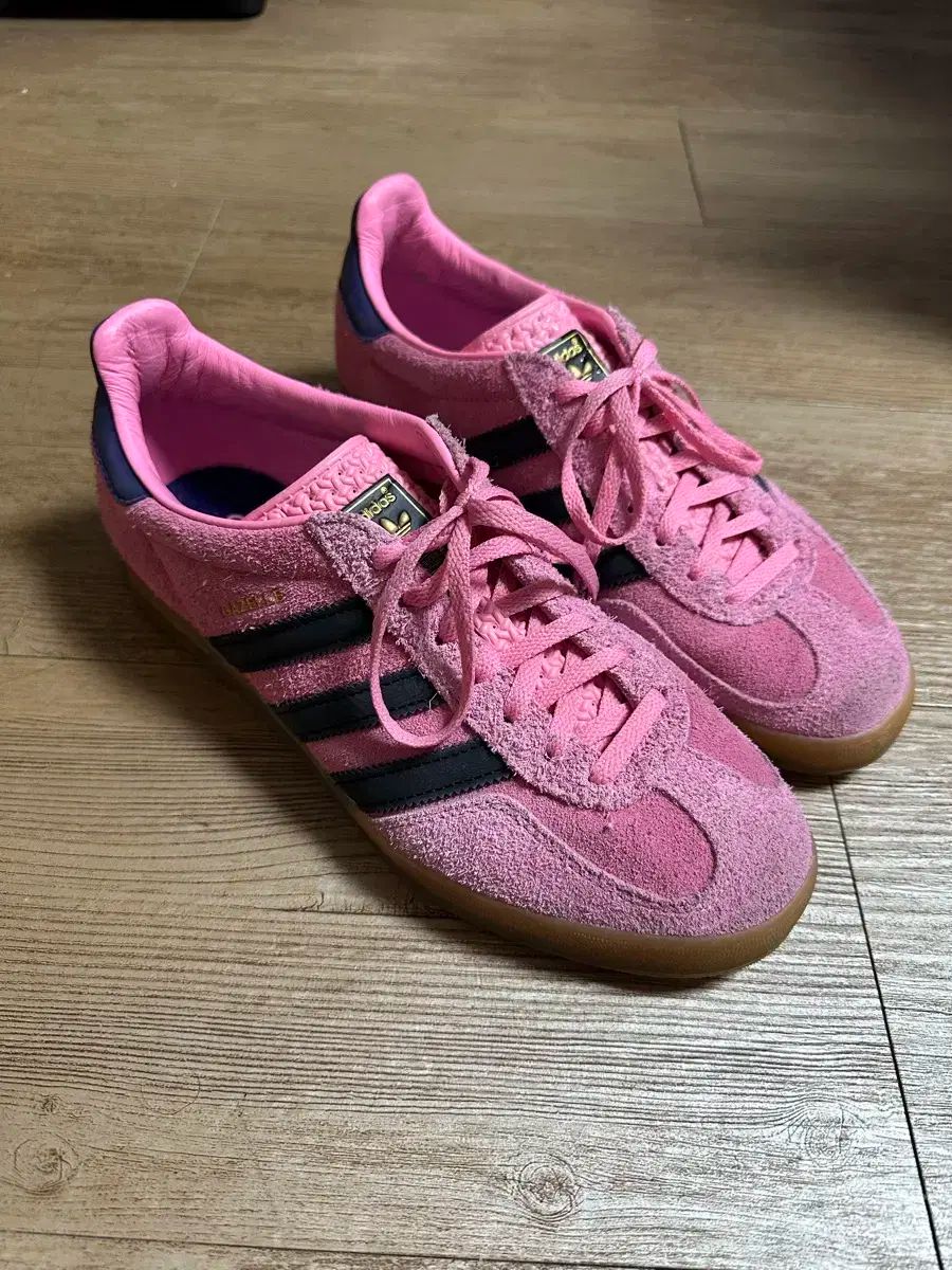 アディダス ピンク インドア ガゼル 270