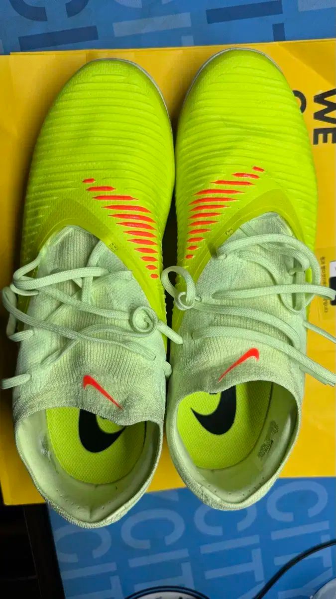 ナイキ FANTOM 6 プロ TF 285