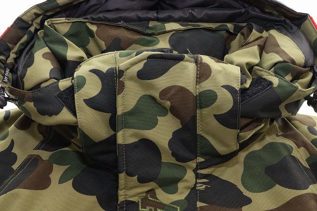 アベイシングエイプ A BATHING APE 1ST CAMO SHARK SNOWBOARD DOWN  