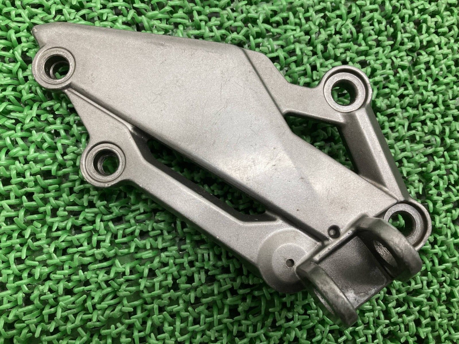 ステップホルダー 右 35063 0840 カワサキ バイク 部品 EX 250 L メインステップ 曲がり無し 品薄 品 rX