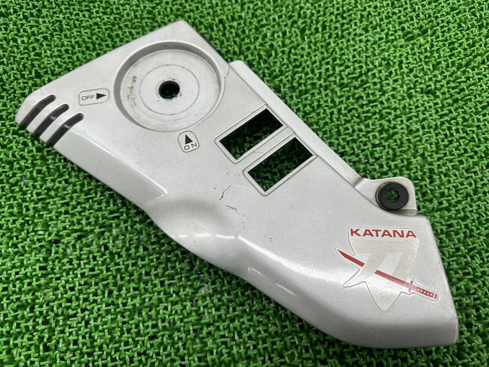 カタナ サイドカバー 左 銀 49300 スズキ GU 76 A GSX 750 Sカタナにも 刀 サイドパネル サイドカウル Iq