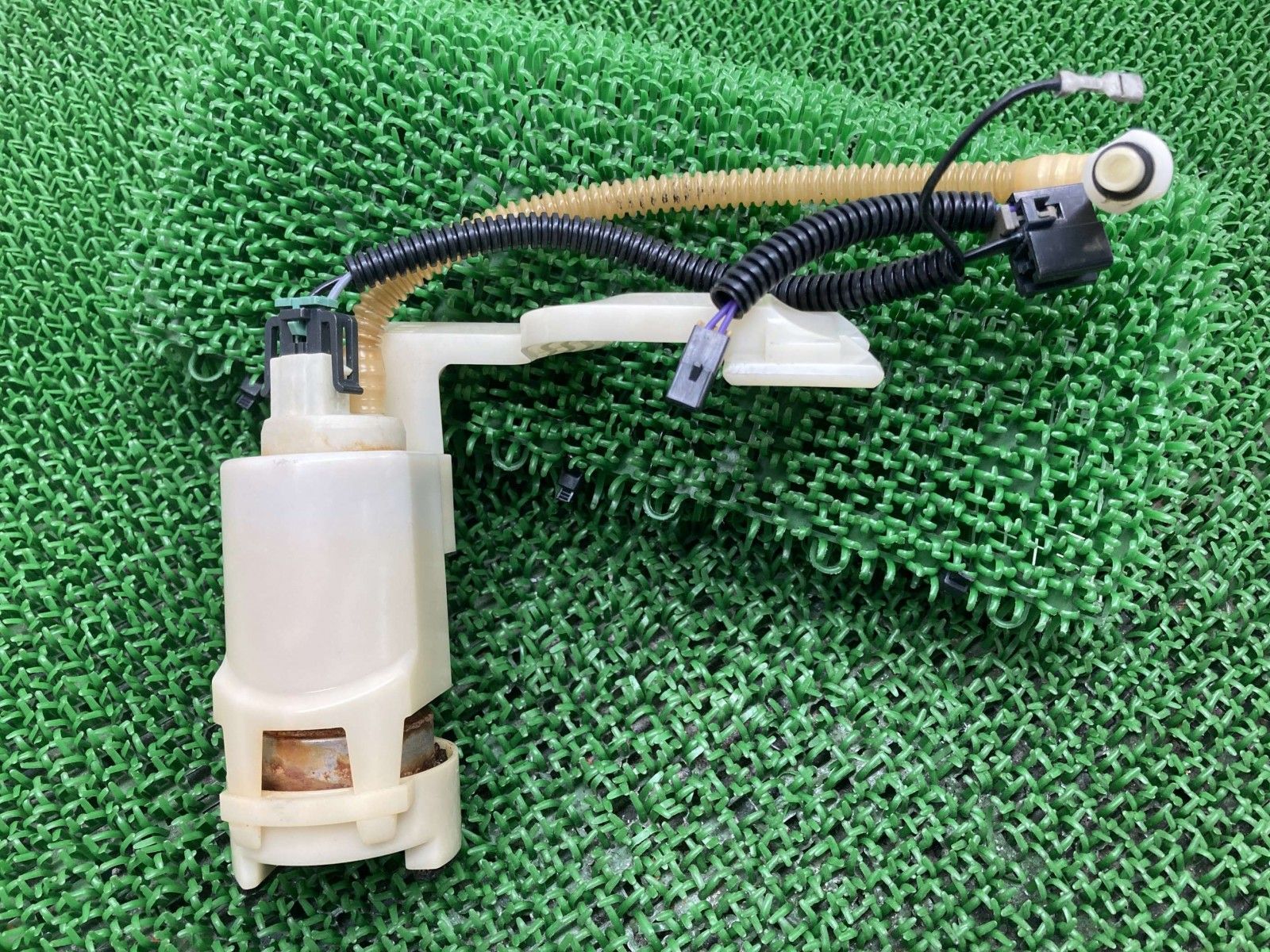 ソフテイル フューエルポンプ 75284 08 ハーレー バイク 部品 17年Softail フューエルセンサー 燃料ポンプ Es