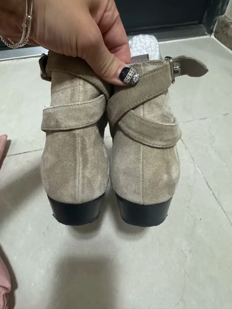 アンクルブーツ