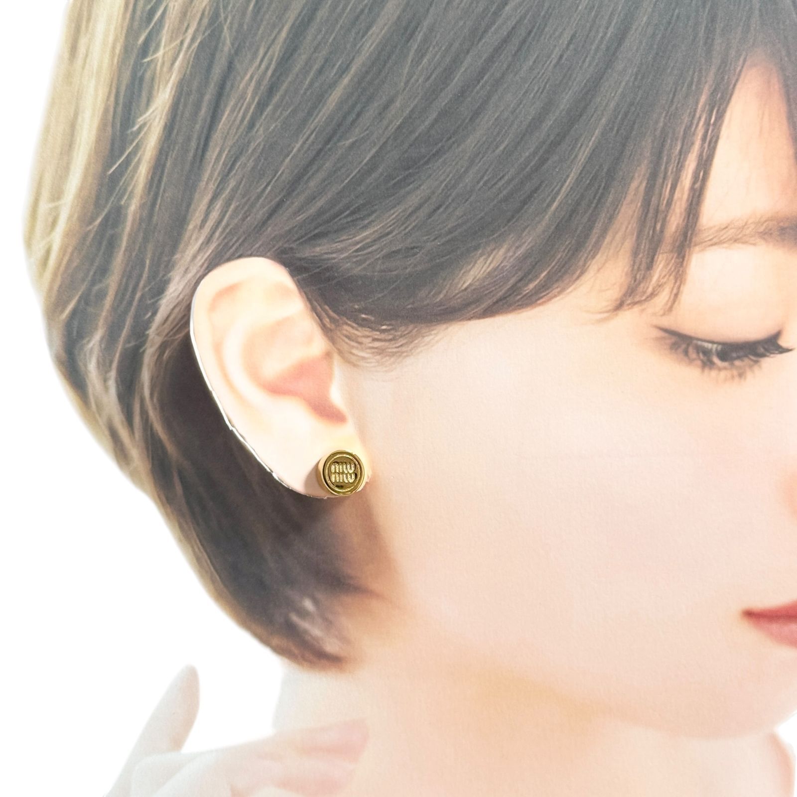 ミュウミュウ レディース ピアス イニシャル R アルファベット レター  