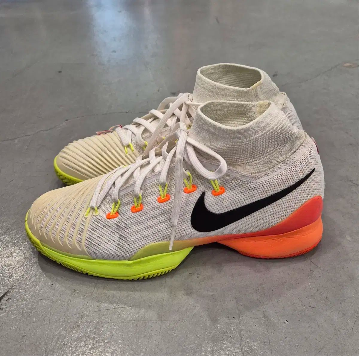 ウルトラフライ テニスシューズ