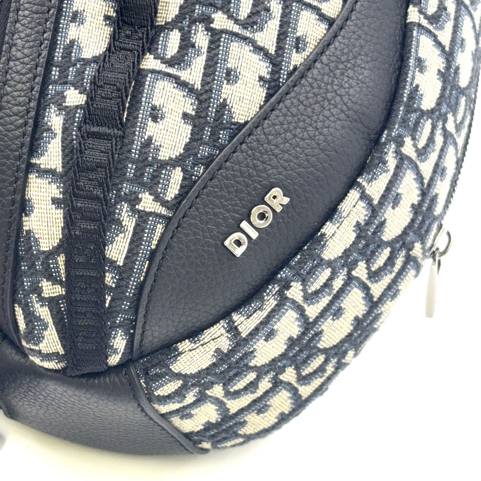人気ブランドが大特価。 Christian Dior スカラベ オブリーク レザー×キャンバス ブラック×ベージュ ボディバッグ シルバー