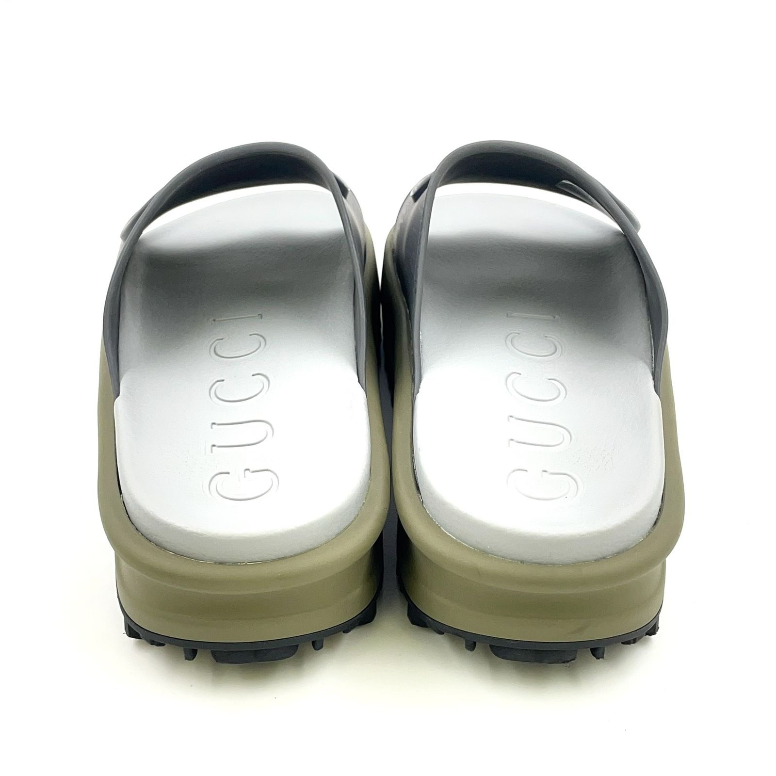 カーキグリーン×グレー