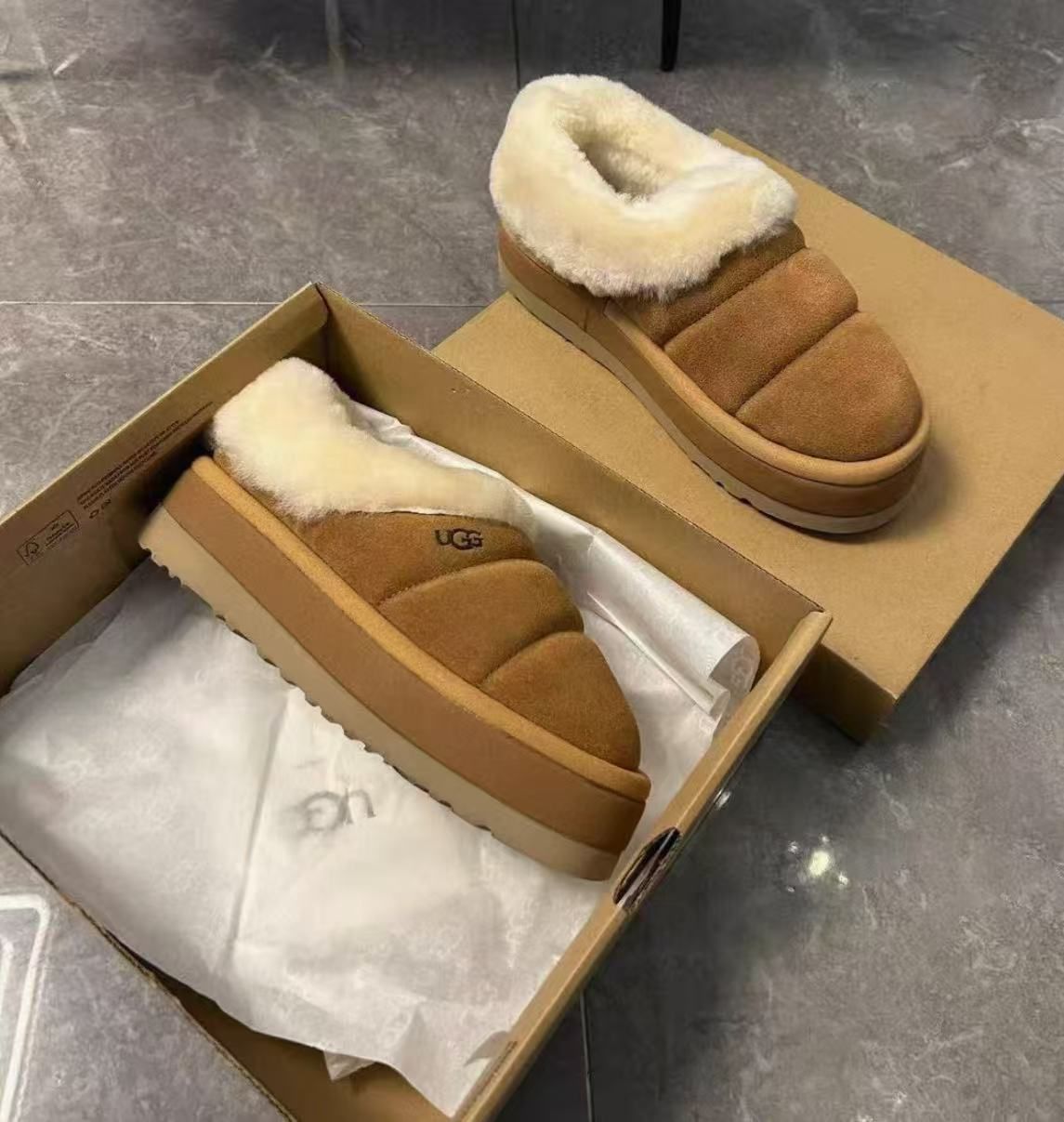 UGG アグ Tazzlita タズリータ 厚底