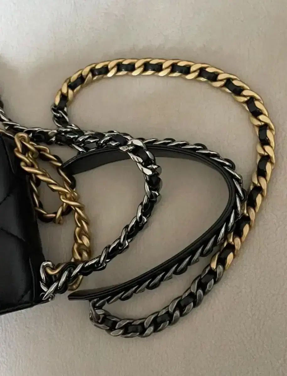 ナインティーンバック 携帯ホルダークロスバック