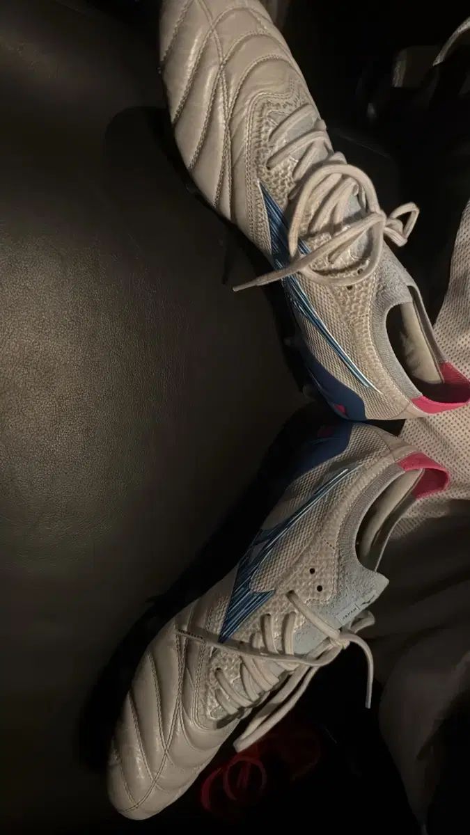 NEO4ベータ サッカーシューズ