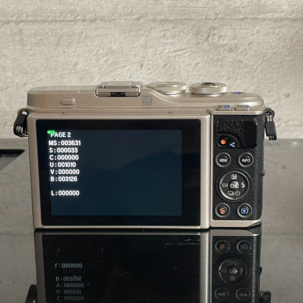  K 07 7024 23 オリンパス OLYMPUS PEN E PL 9 ボディ EZ 14 42 mm レンズキット ショット数 3 631回 ミラーレス一眼 デジタルカメラ