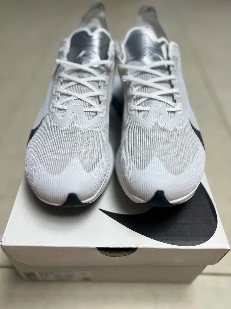 ナイキ ヴェイパーフライ ネクスト 4 275mm