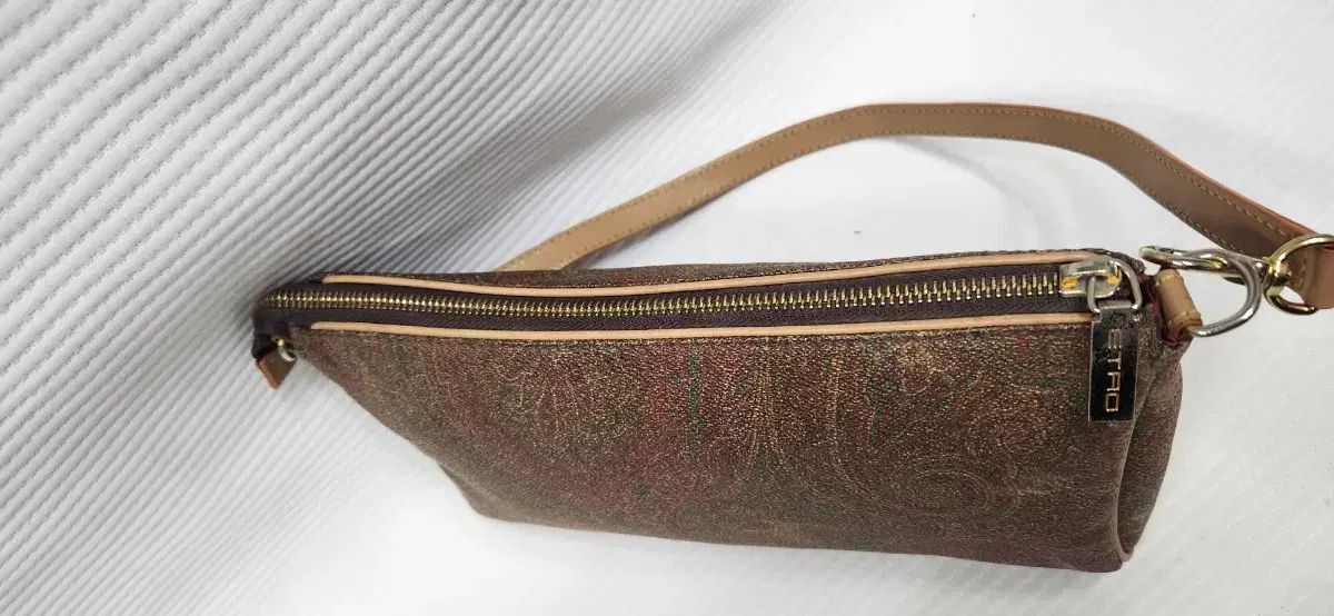 クラッチバッグ